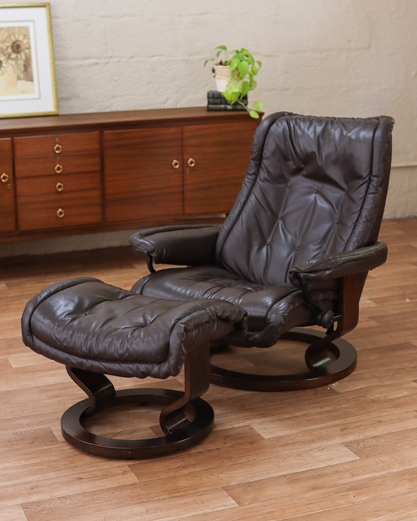 Scandinavian Ekornes Stressless Leather Recliner and Footstool