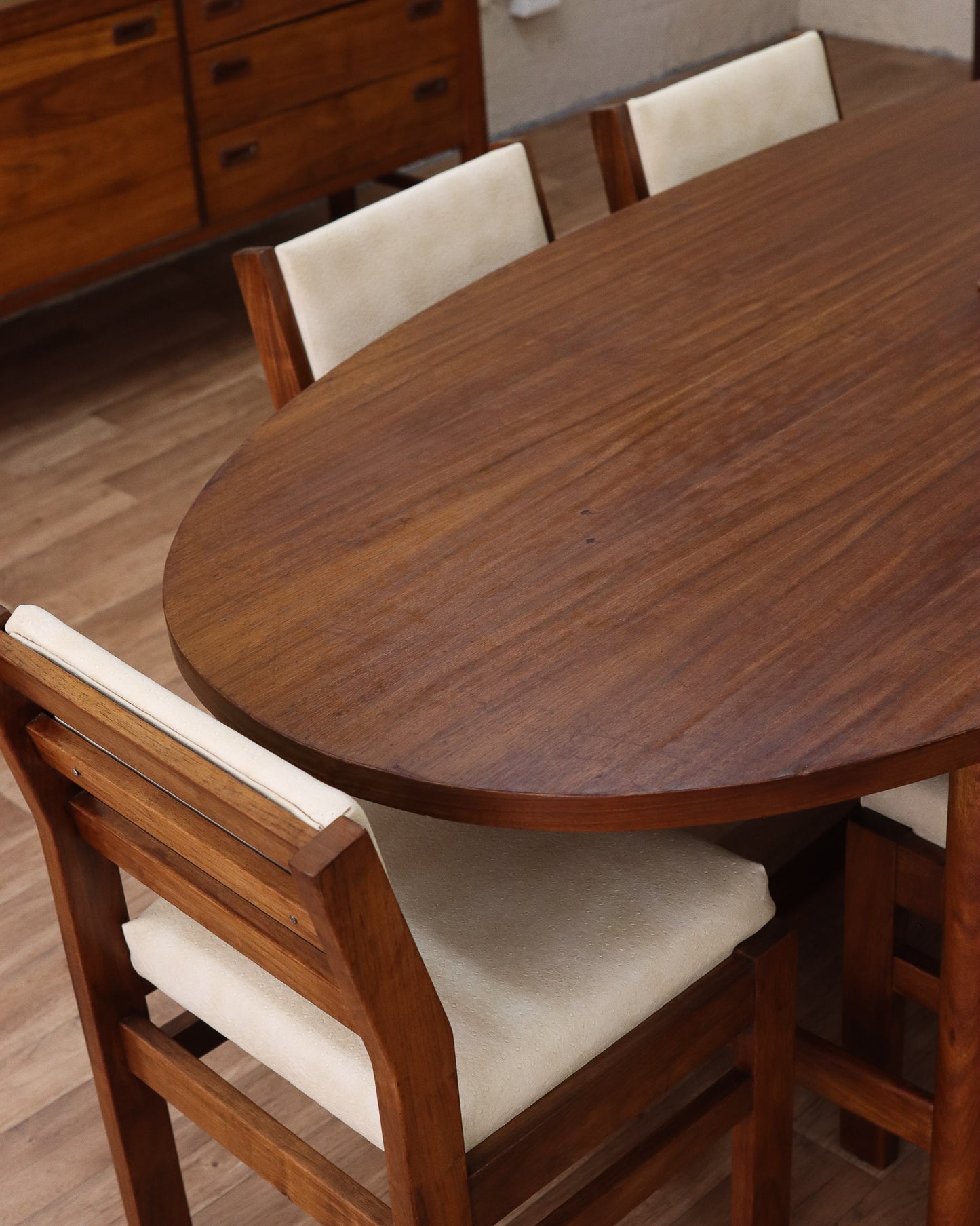 Mid-Century Oval Dining Table by Frystark