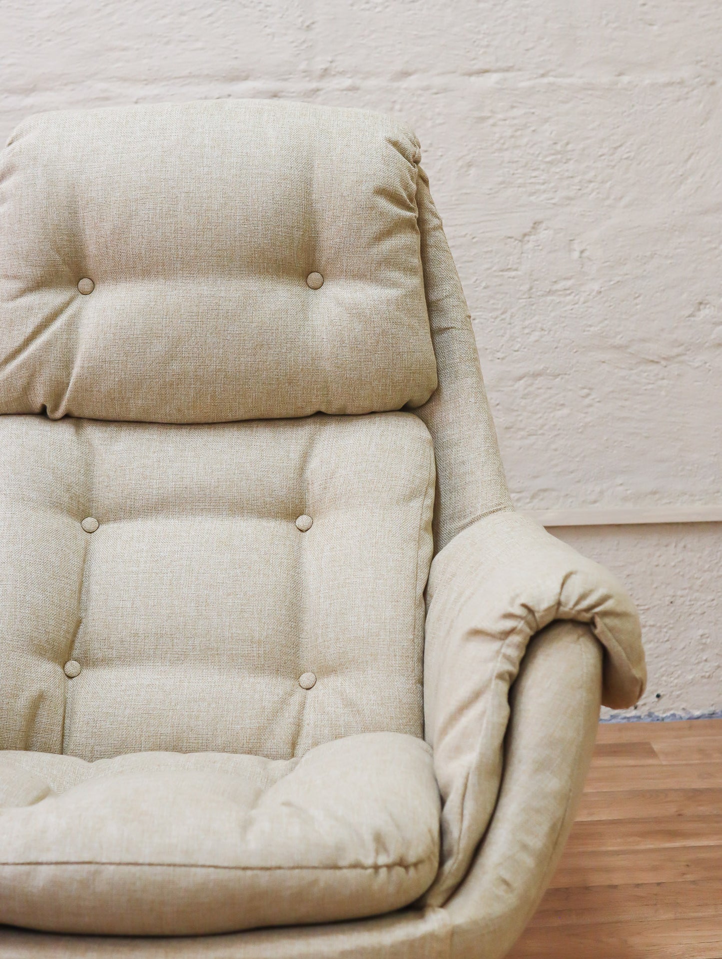 Retro Grafton Everest Swivel Chair and Stool