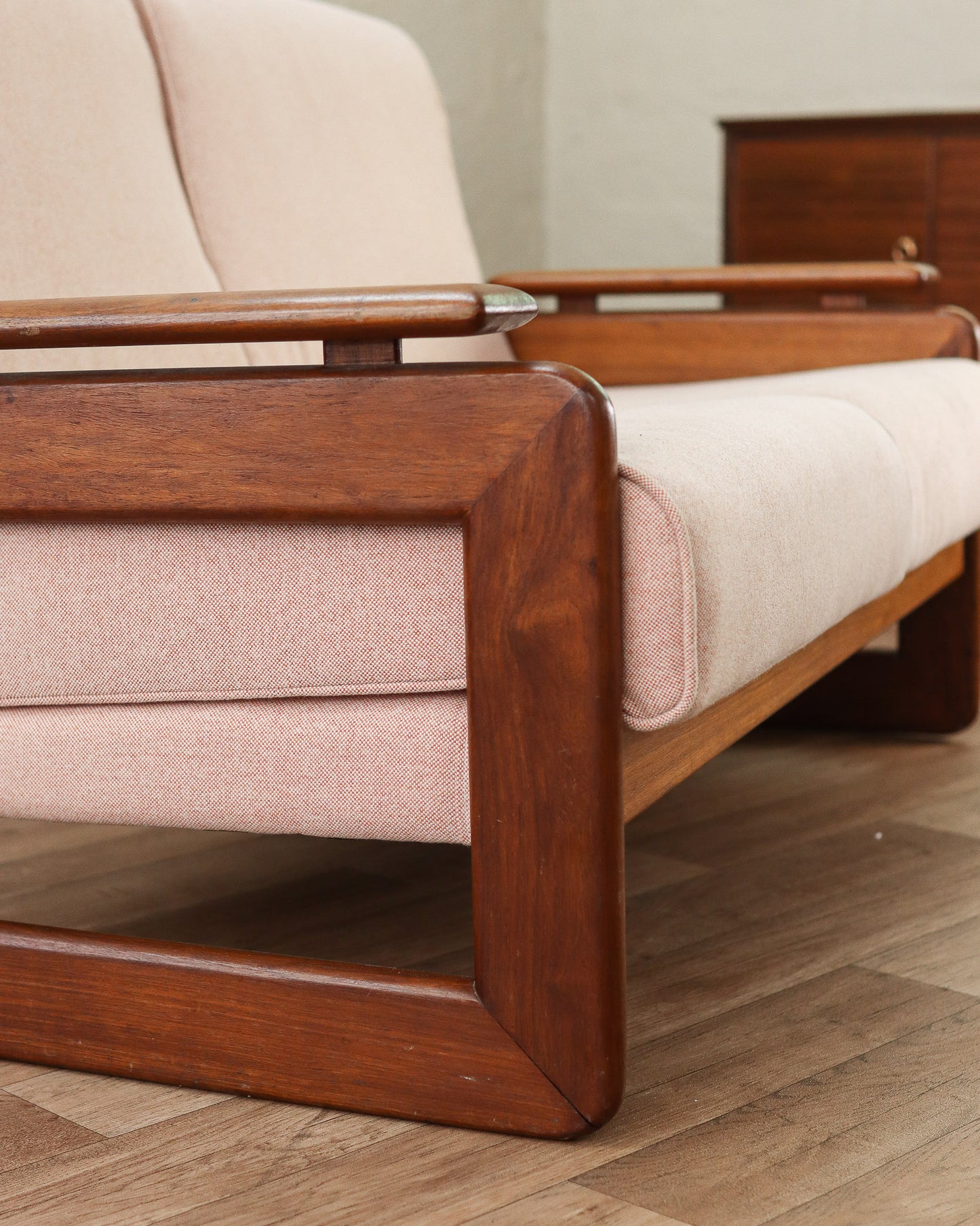 Retro Grafton Everest Couch