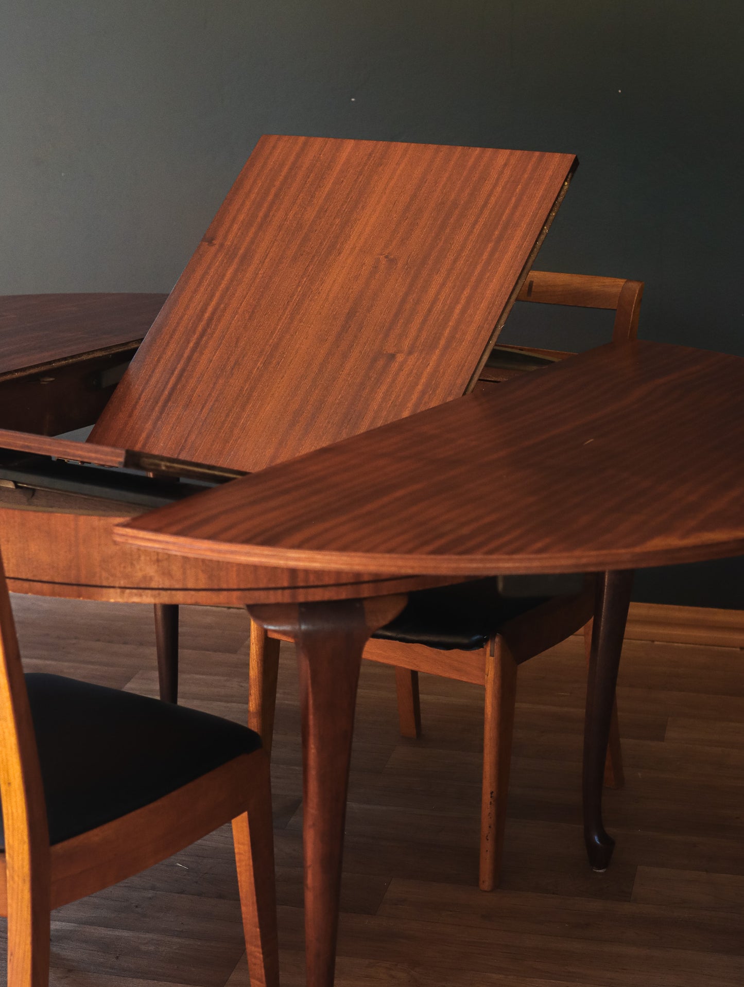 Greaves & Thomas Extendable Dining Table