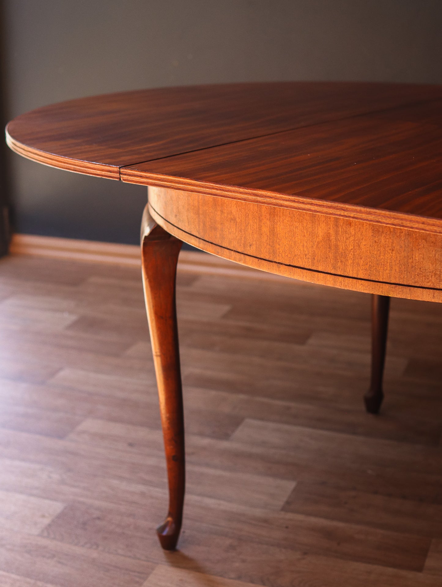 Greaves & Thomas Extendable Dining Table