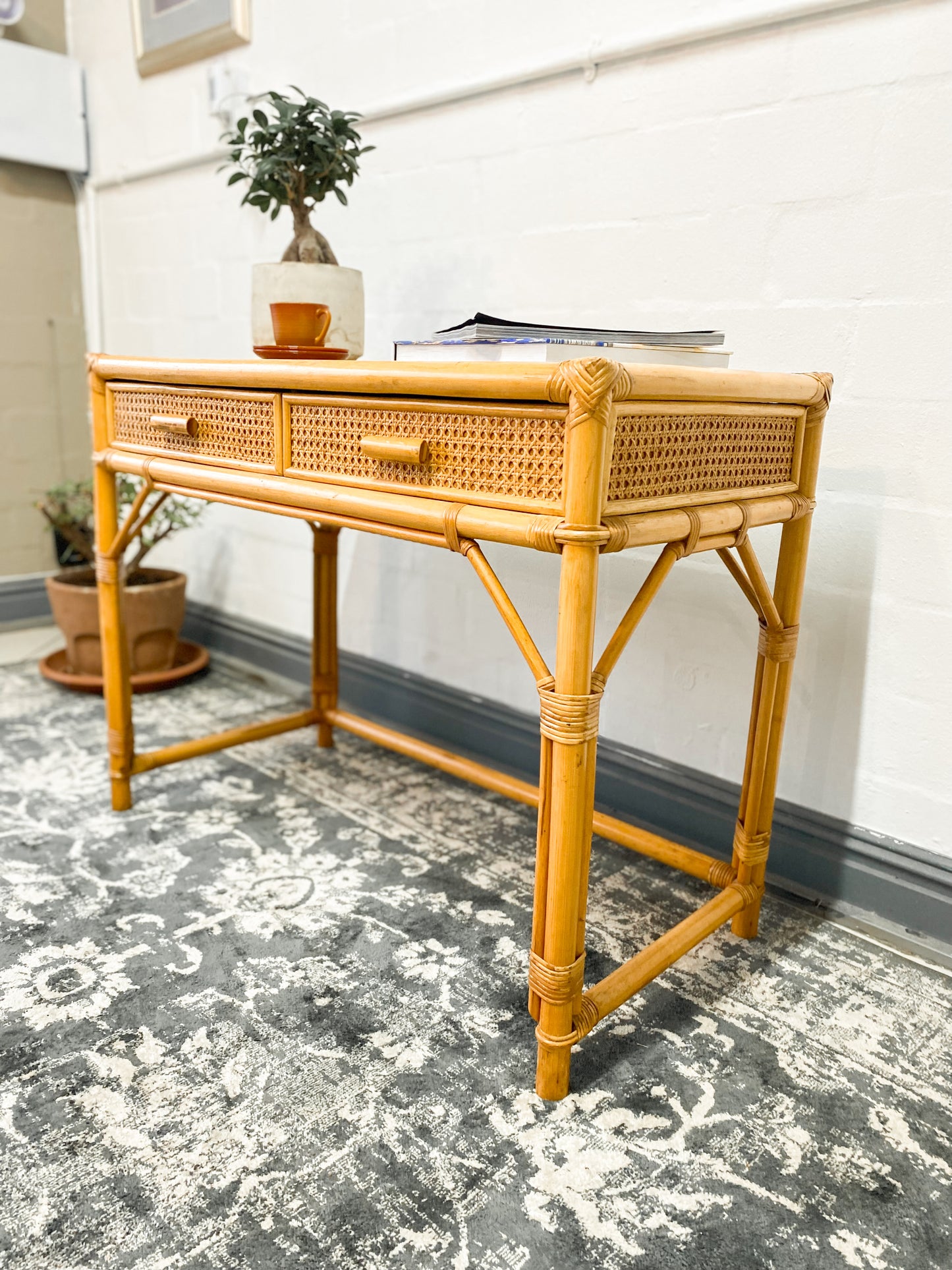 Cane Dresser