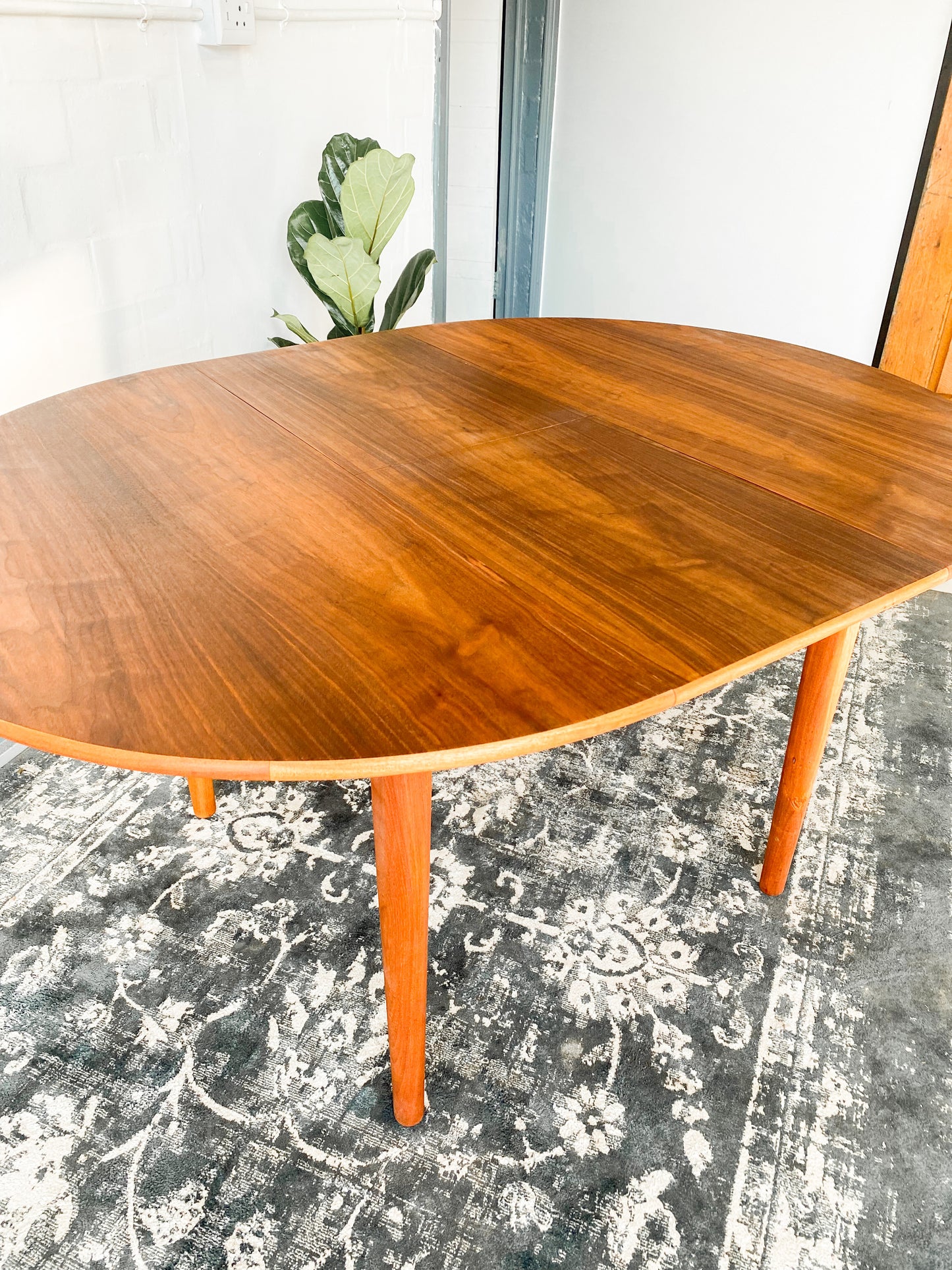 Mid-Century Extendable Dining Table