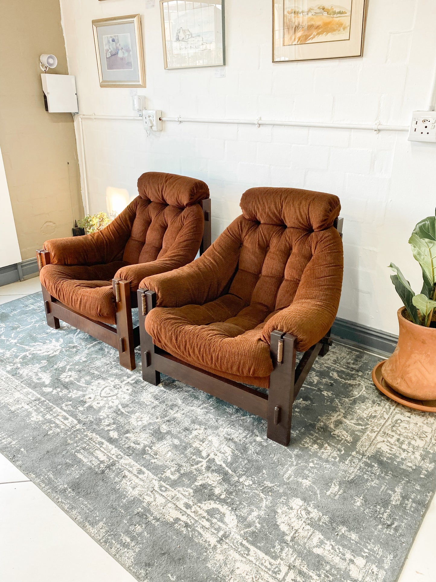 Grafton Everest Sling Armchair