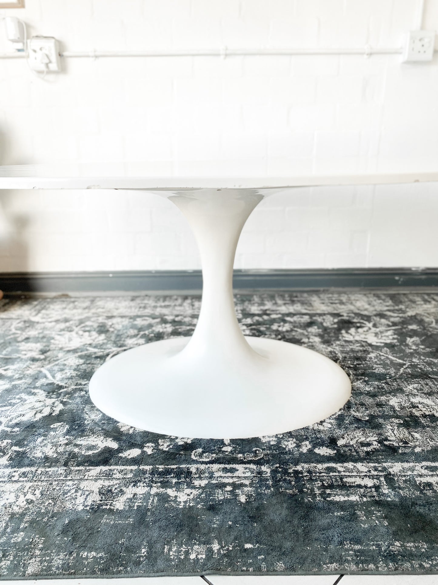 Tulip Dining Table
