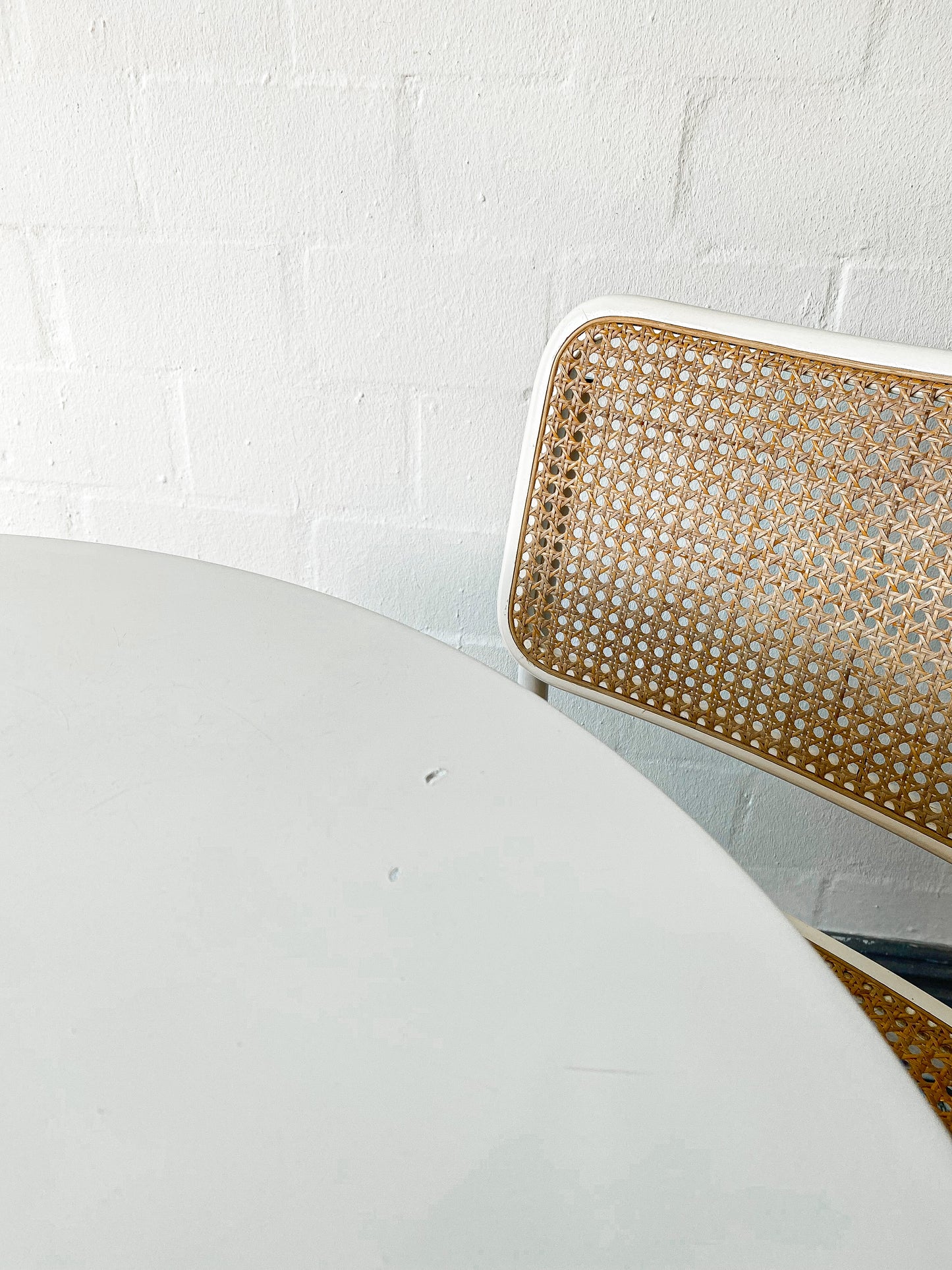 Tulip Style Dining Table