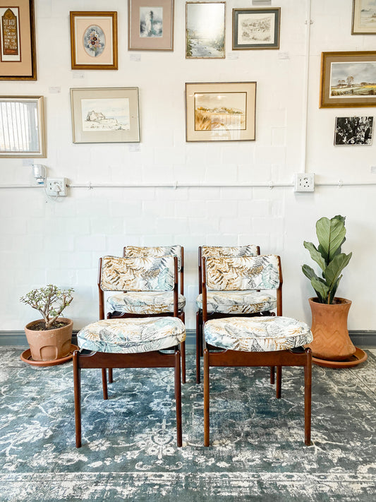 4 EE Meyer Dining Chairs for Binnehuis