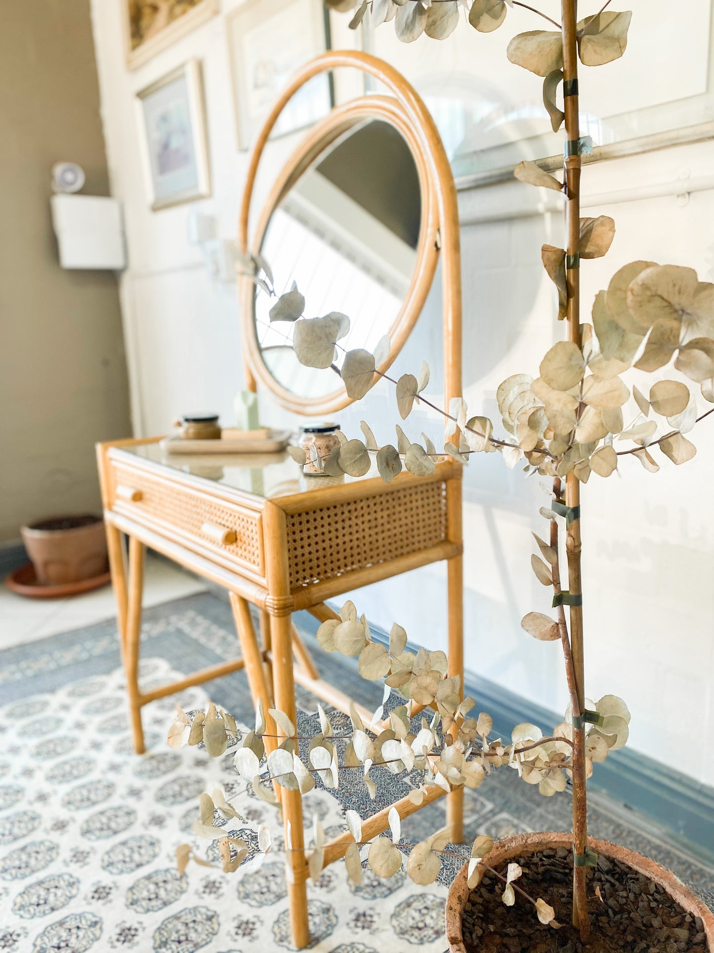Cane Dresser