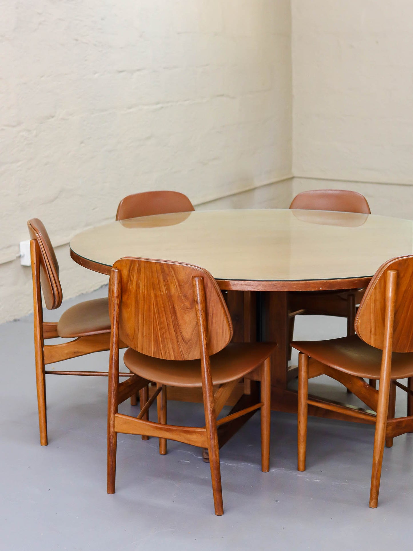 Mid-century Round Dining Table with Glass Top