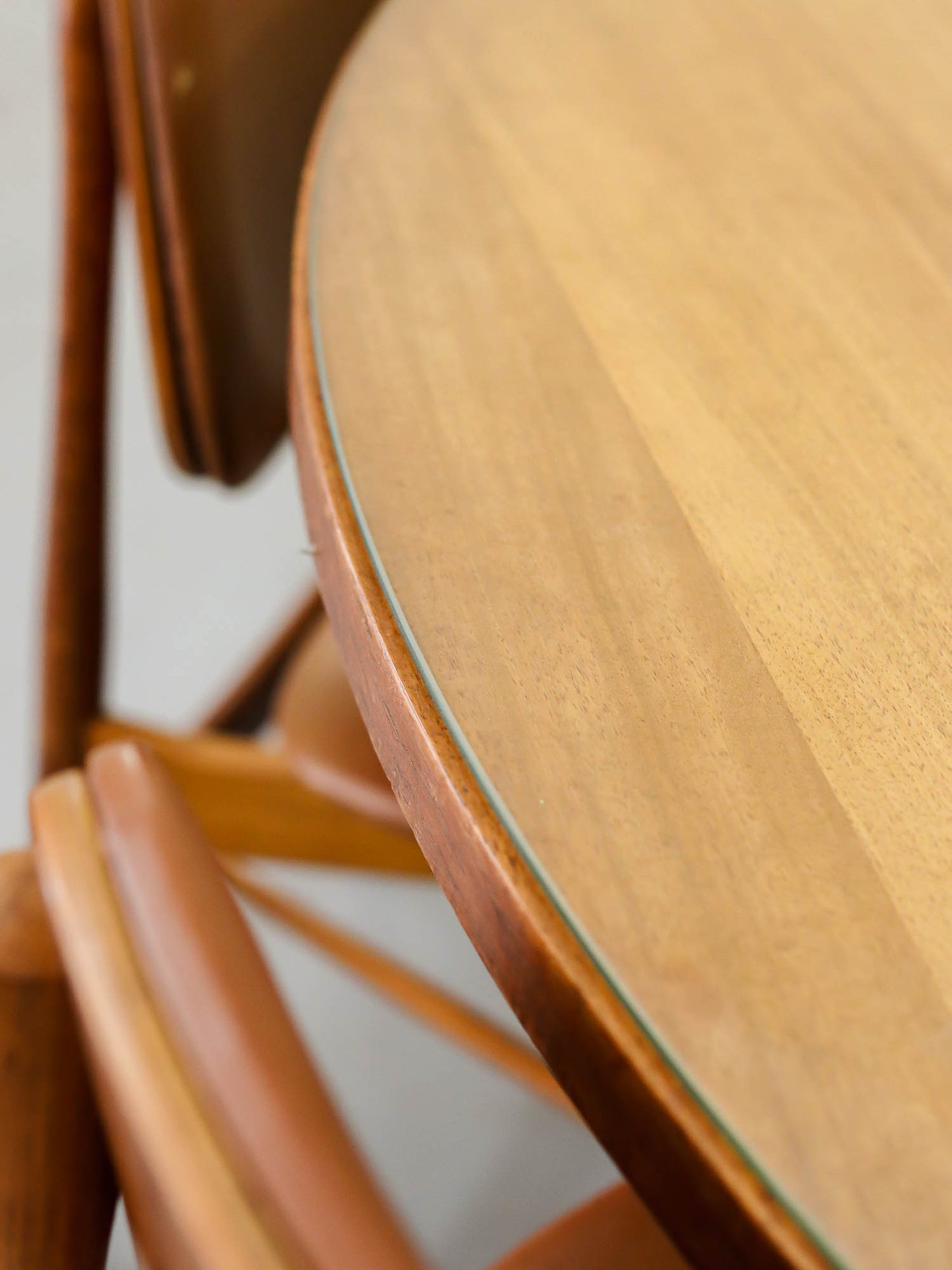 Mid-century Round Dining Table with Glass Top
