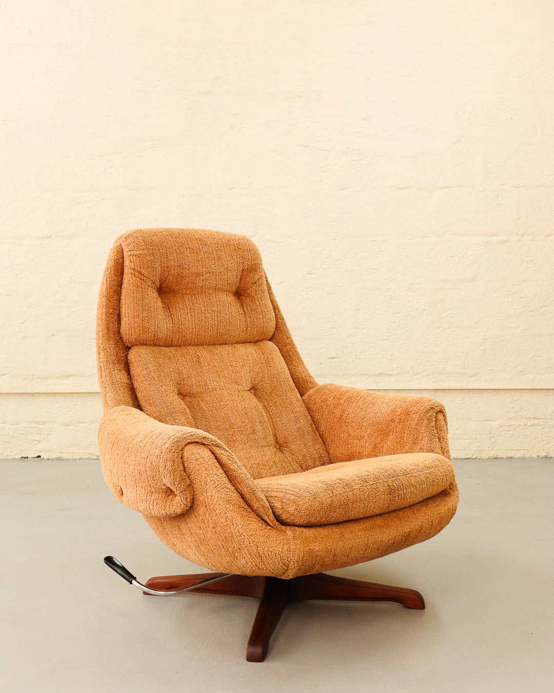 Retro Grafton Everest Swivel Chair