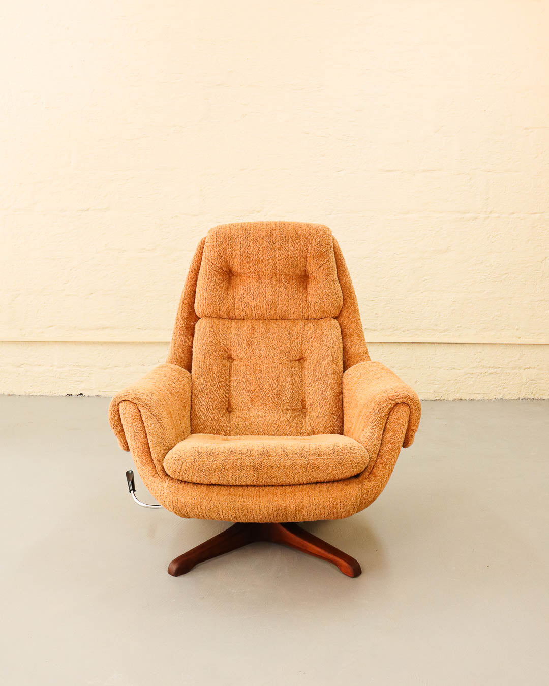 Retro Grafton Everest Swivel Chair