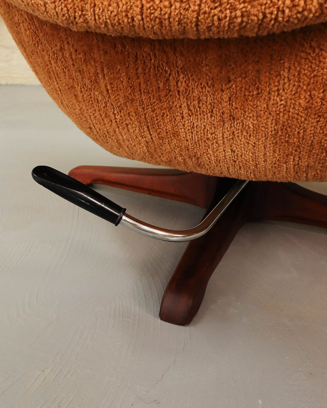 Retro Grafton Everest Swivel Chair