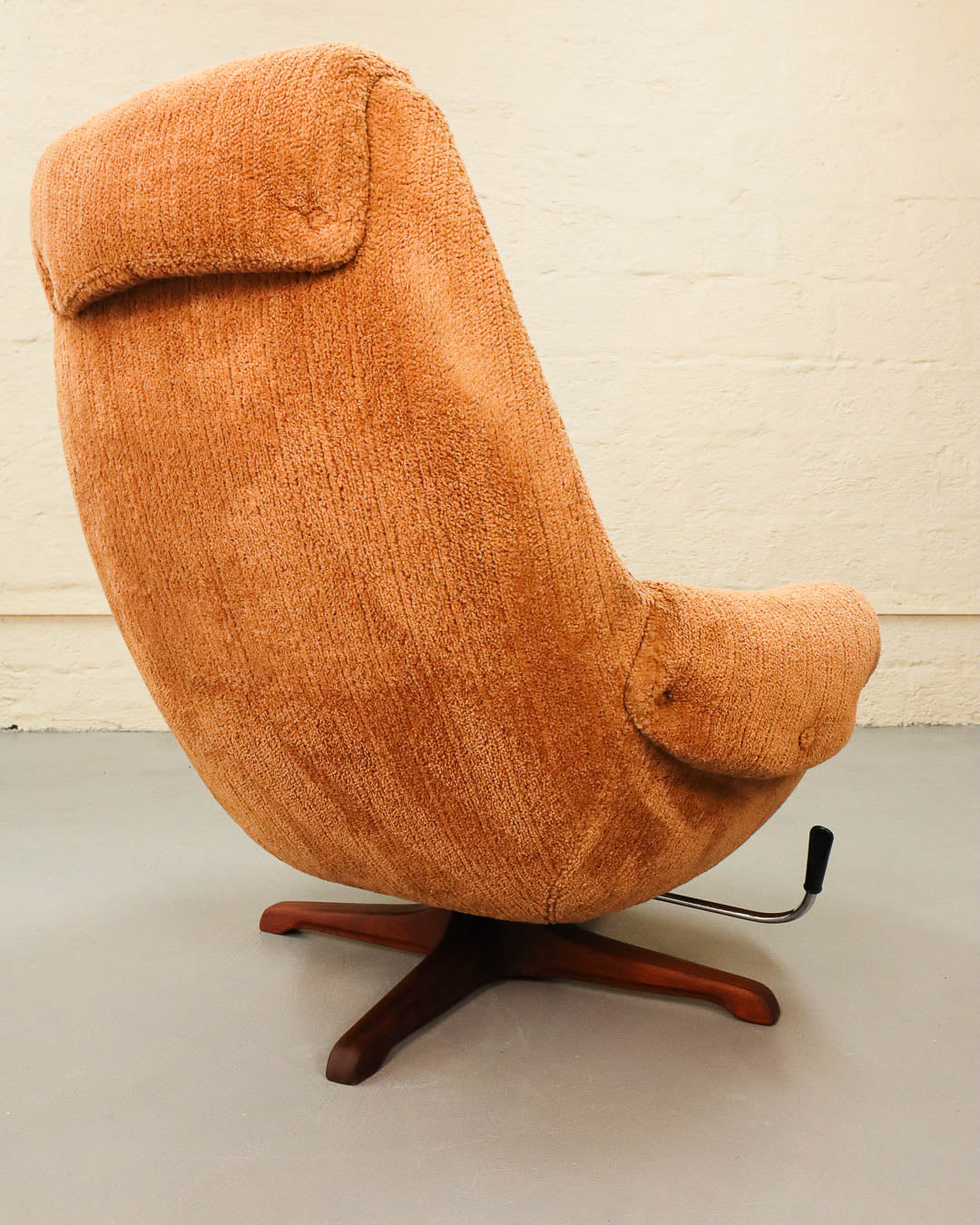 Retro Grafton Everest Swivel Chair