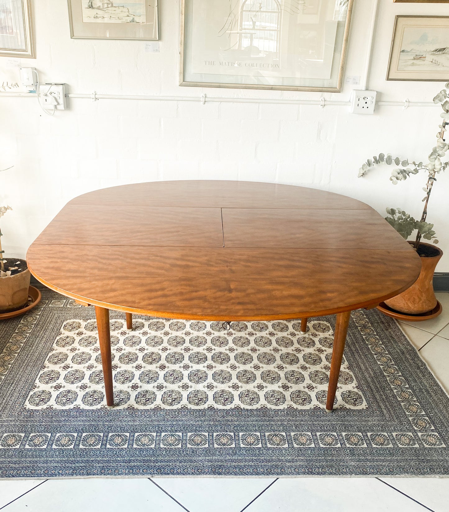 Extendable Dining Table