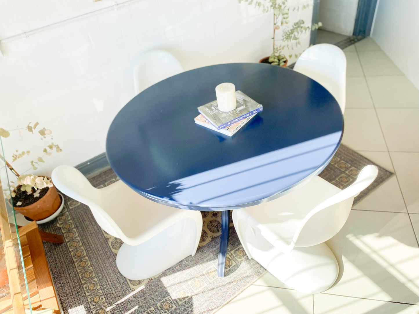Farmhouse ft. Bauhaus Dining Set