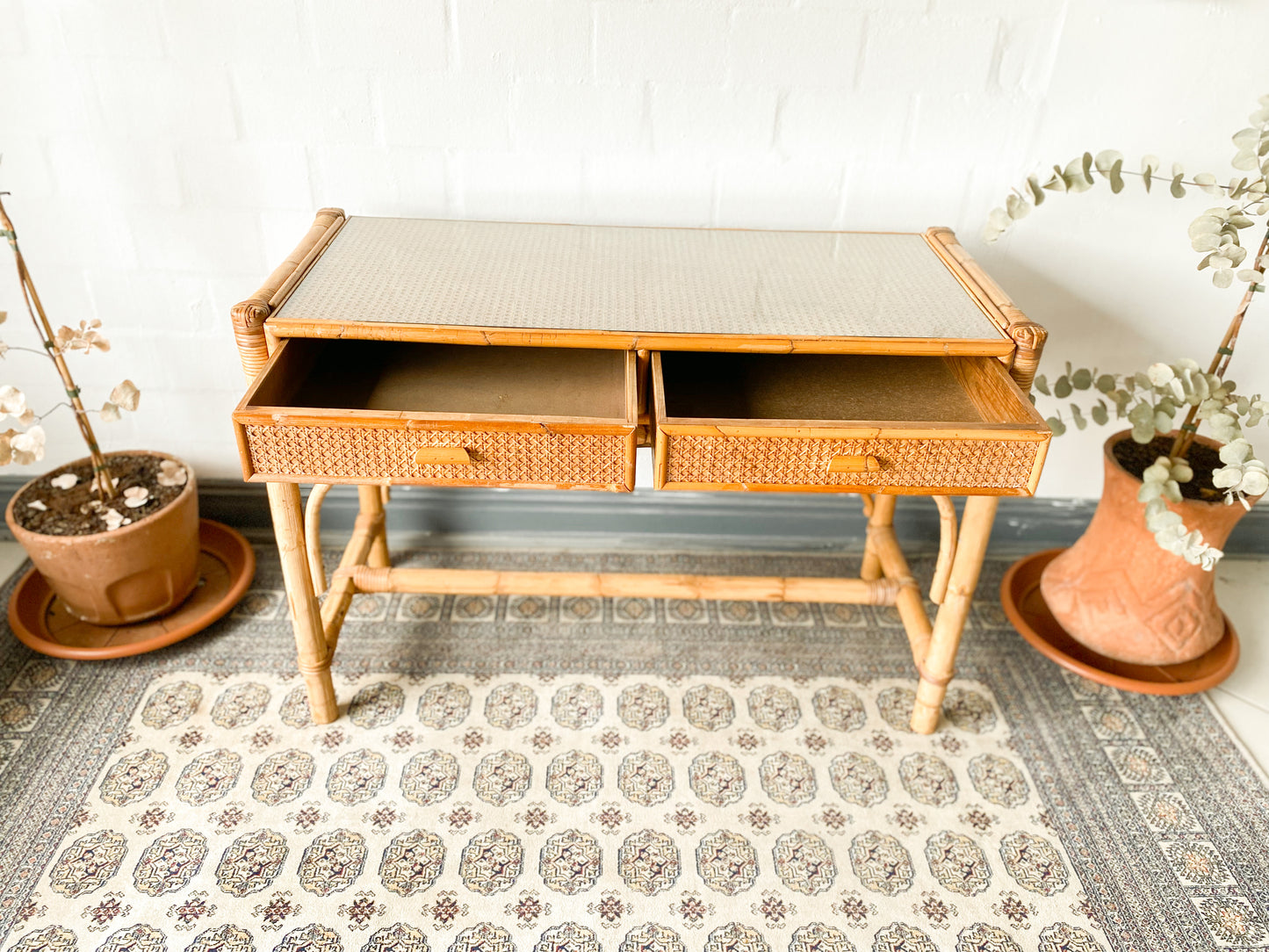 Cane Dresser