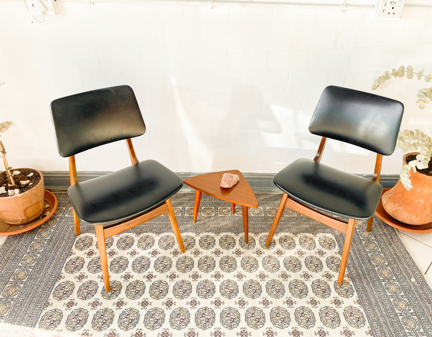 Mid Century Modern Chairs and Side Table
