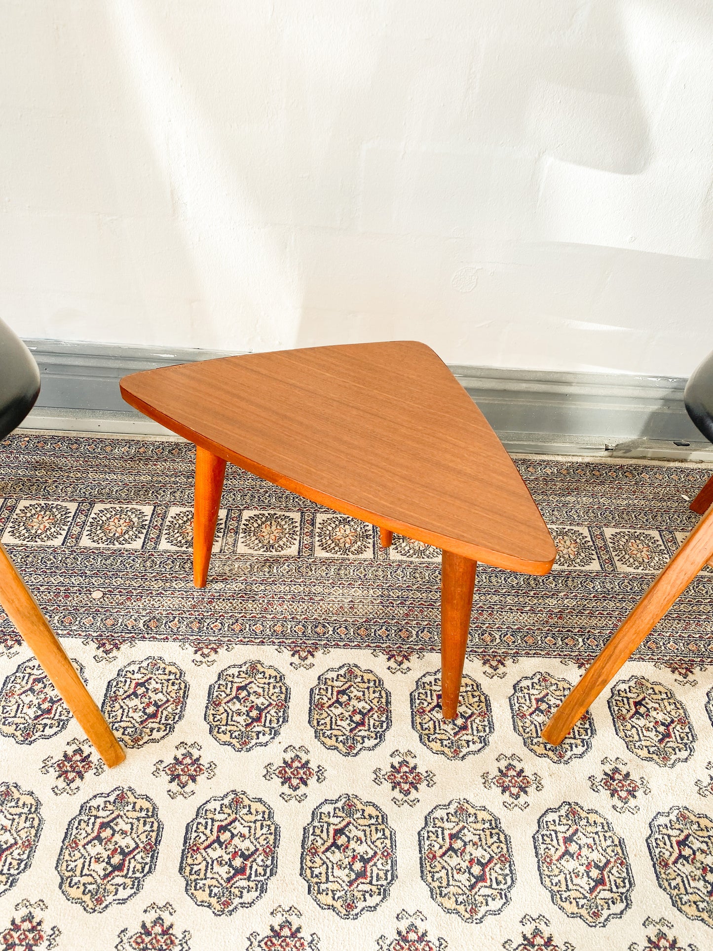 Mid Century Modern Chairs and Side Table