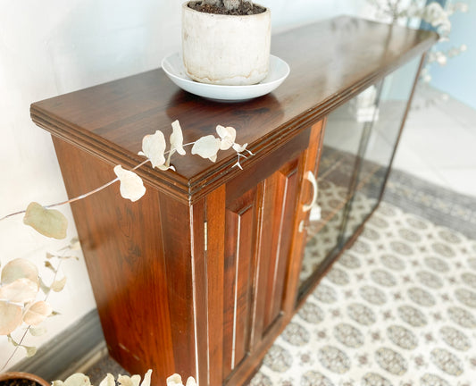 Beautiful sideboard/ display cabinet.