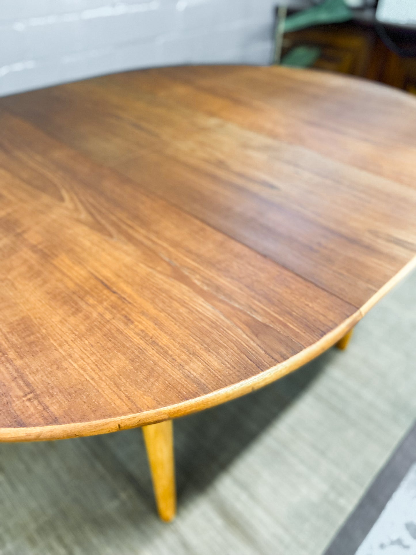 Extendable Dining Table