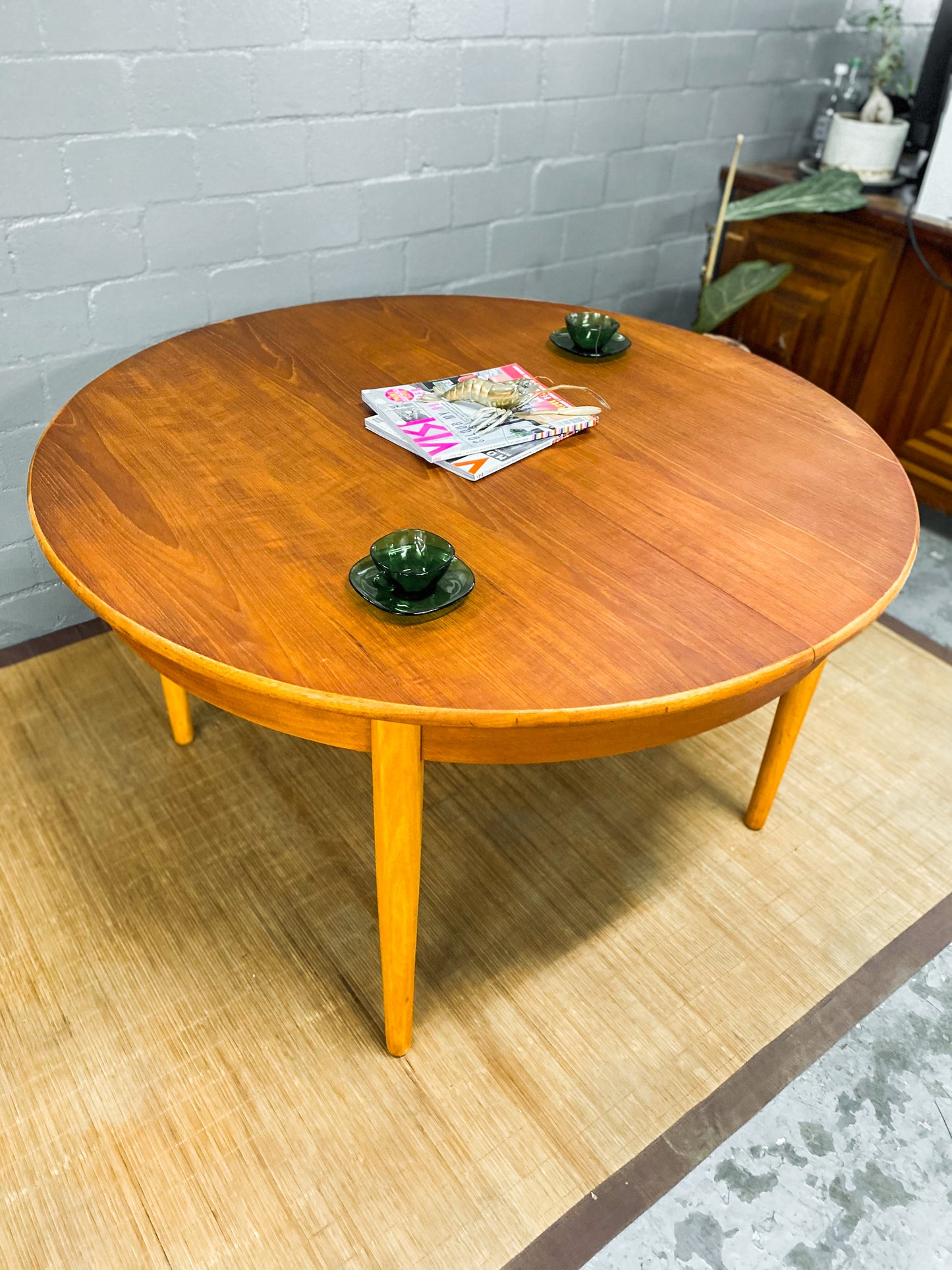 Extendable Dining Table