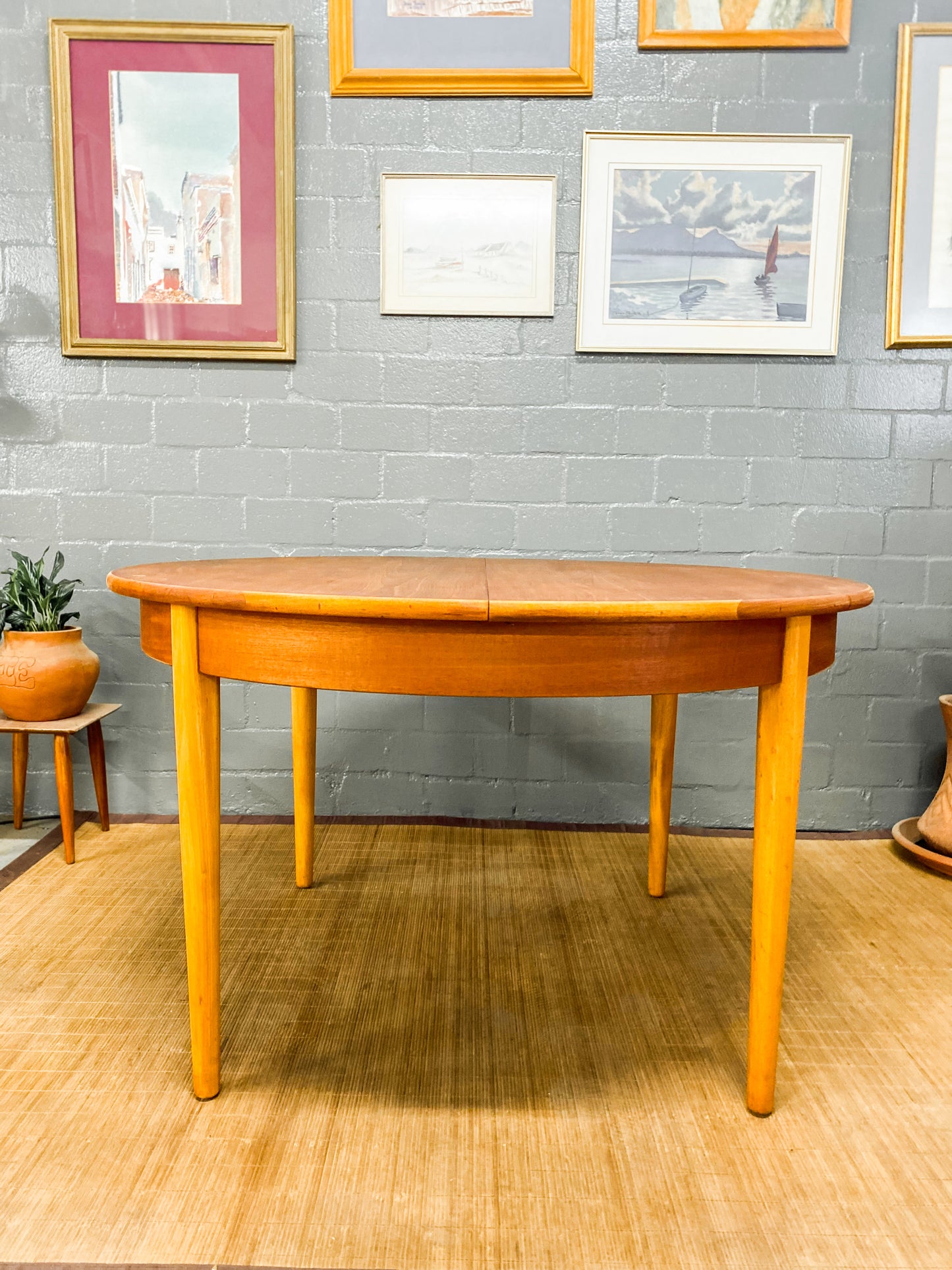Extendable Dining Table