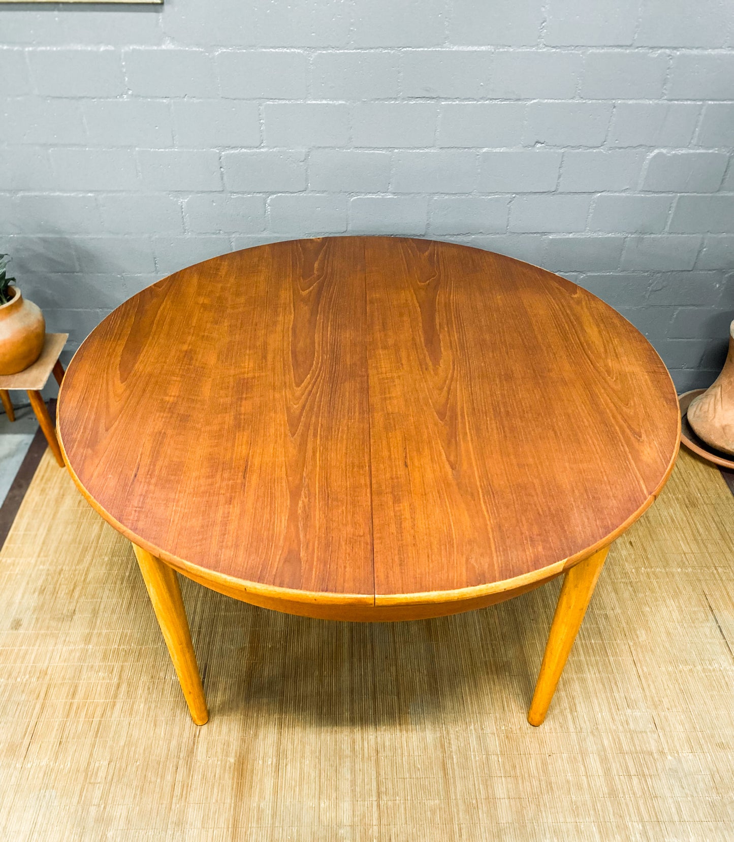 Extendable Dining Table