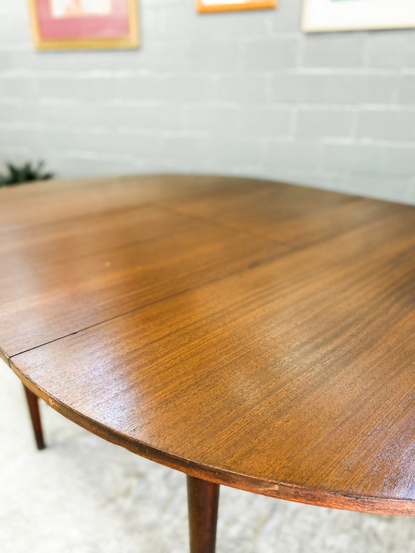 Round Mid Century Extendable Dining Table