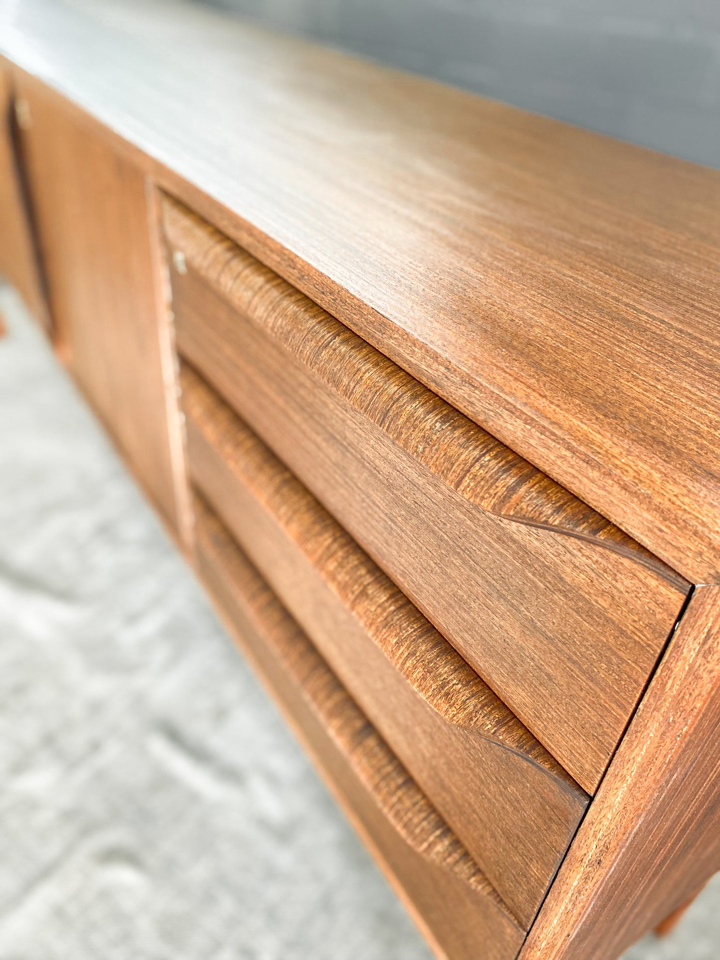 Duros Mid Century Sideboard