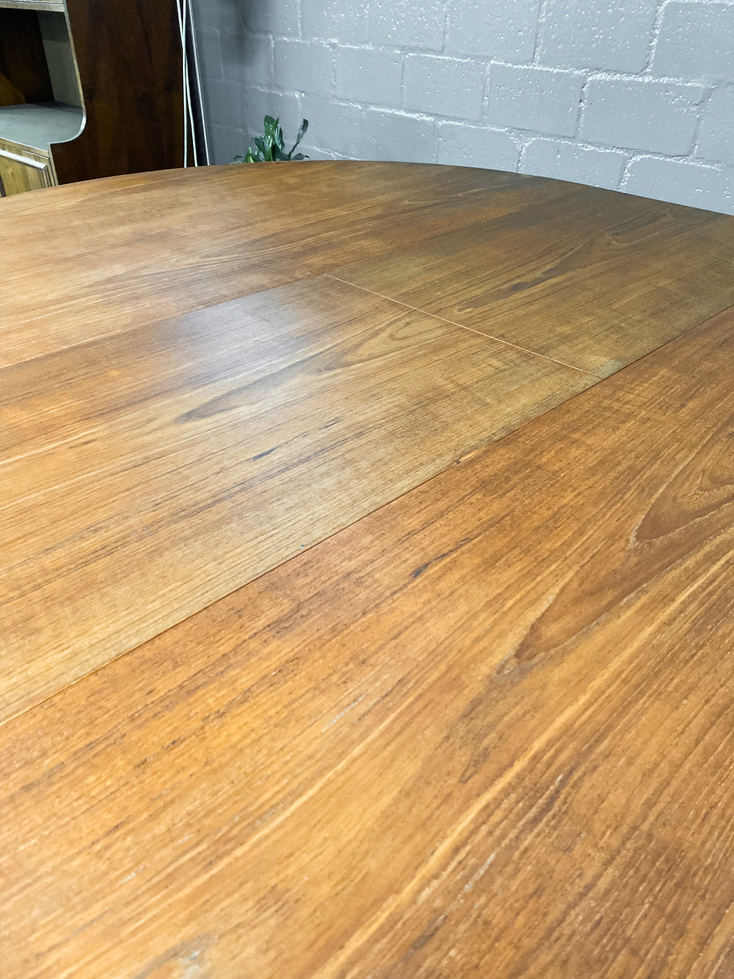 Extendable Dining Table