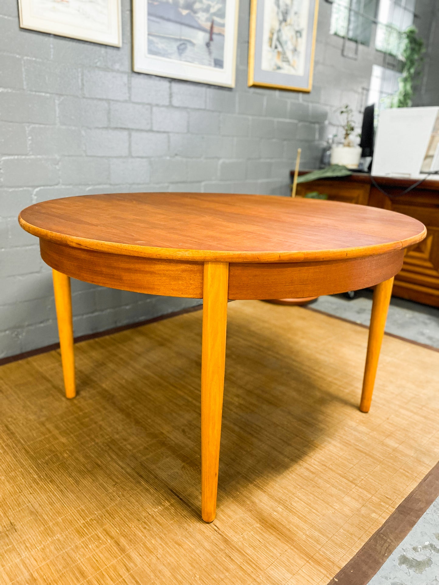 Extendable Dining Table