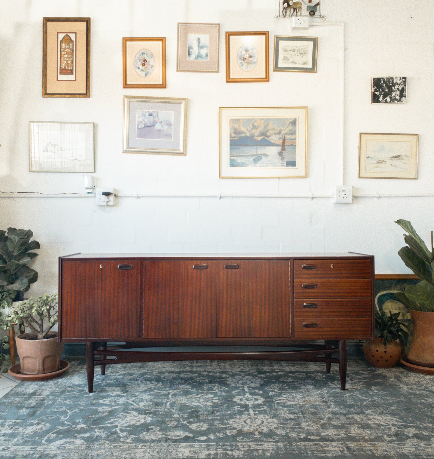 Frystark Sideboard