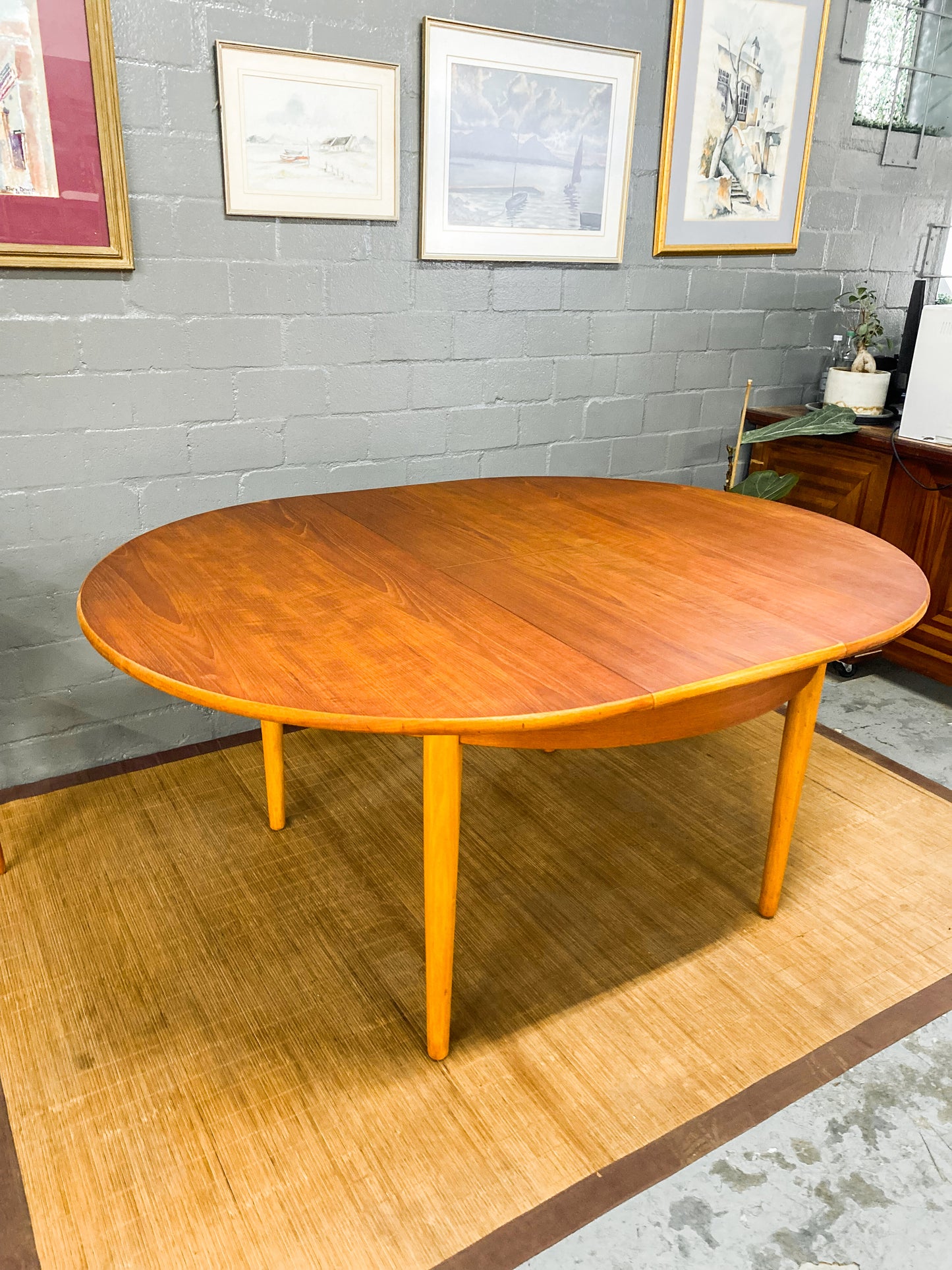 Extendable Dining Table