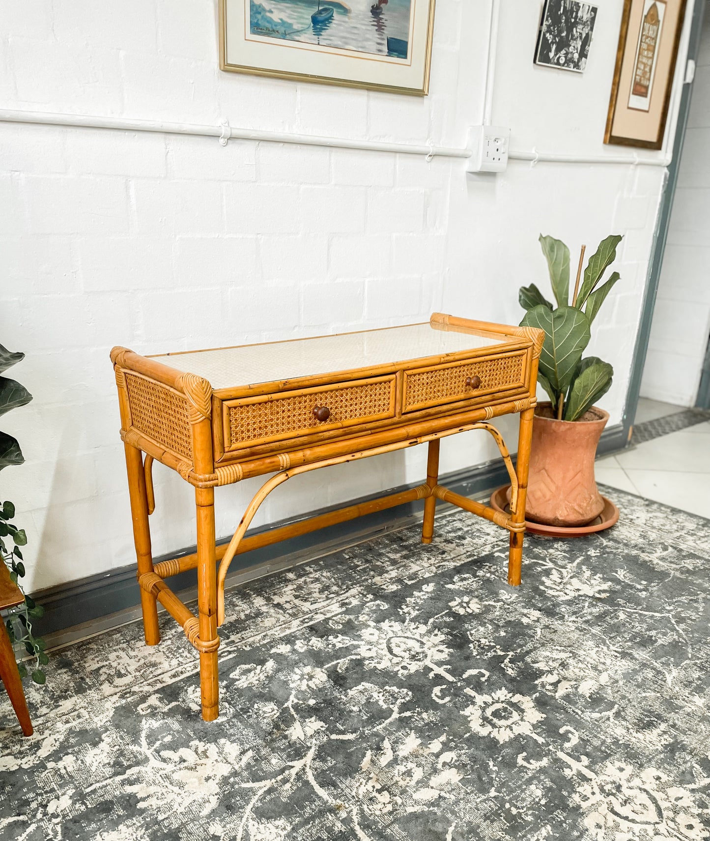 Cane Dresser