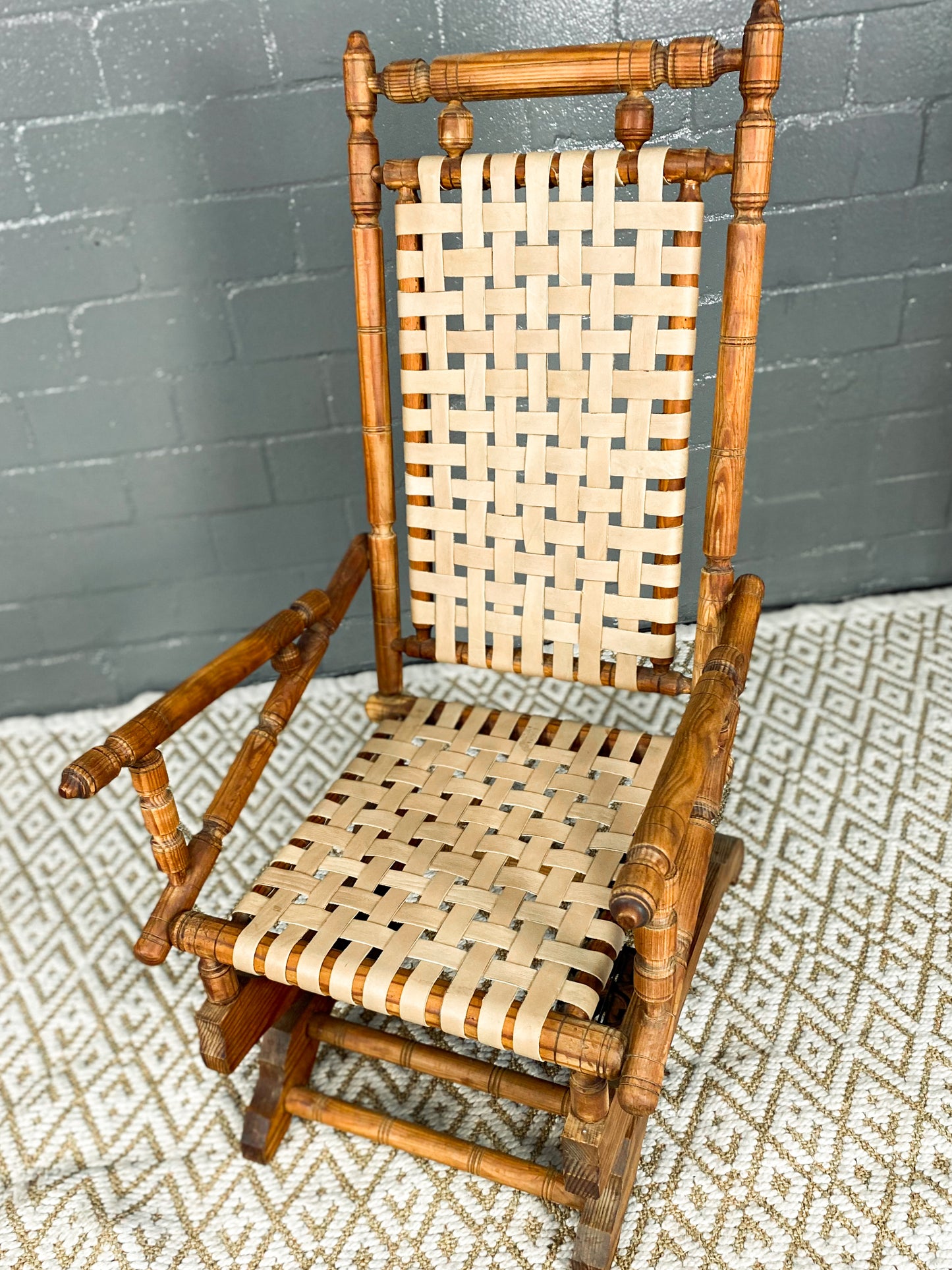 Early 20th Century American Rocking Chair