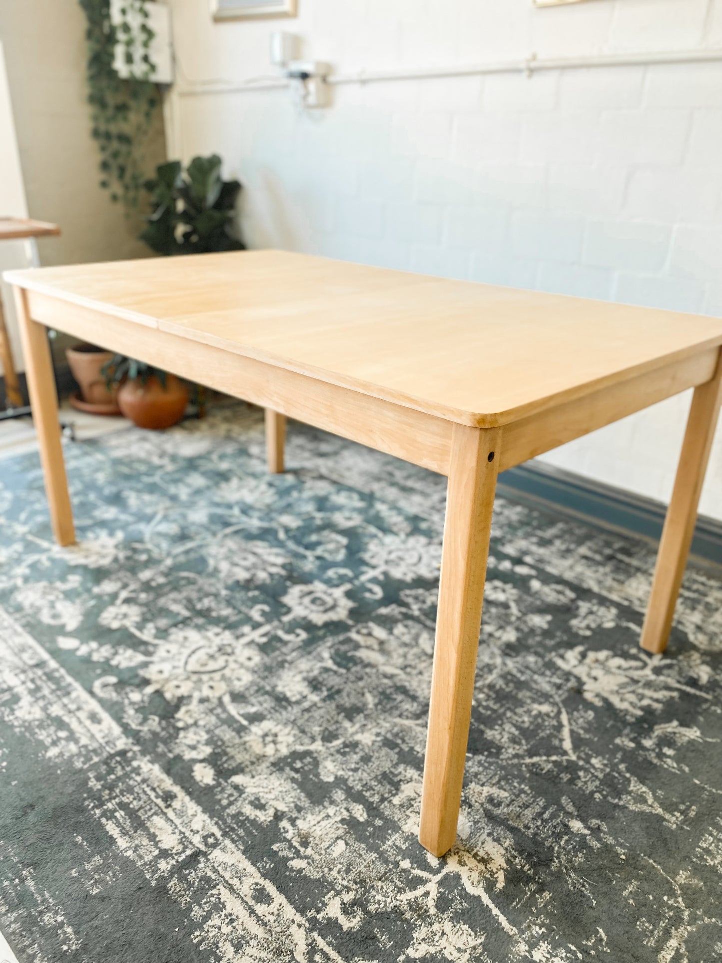 Extendable Dining Table