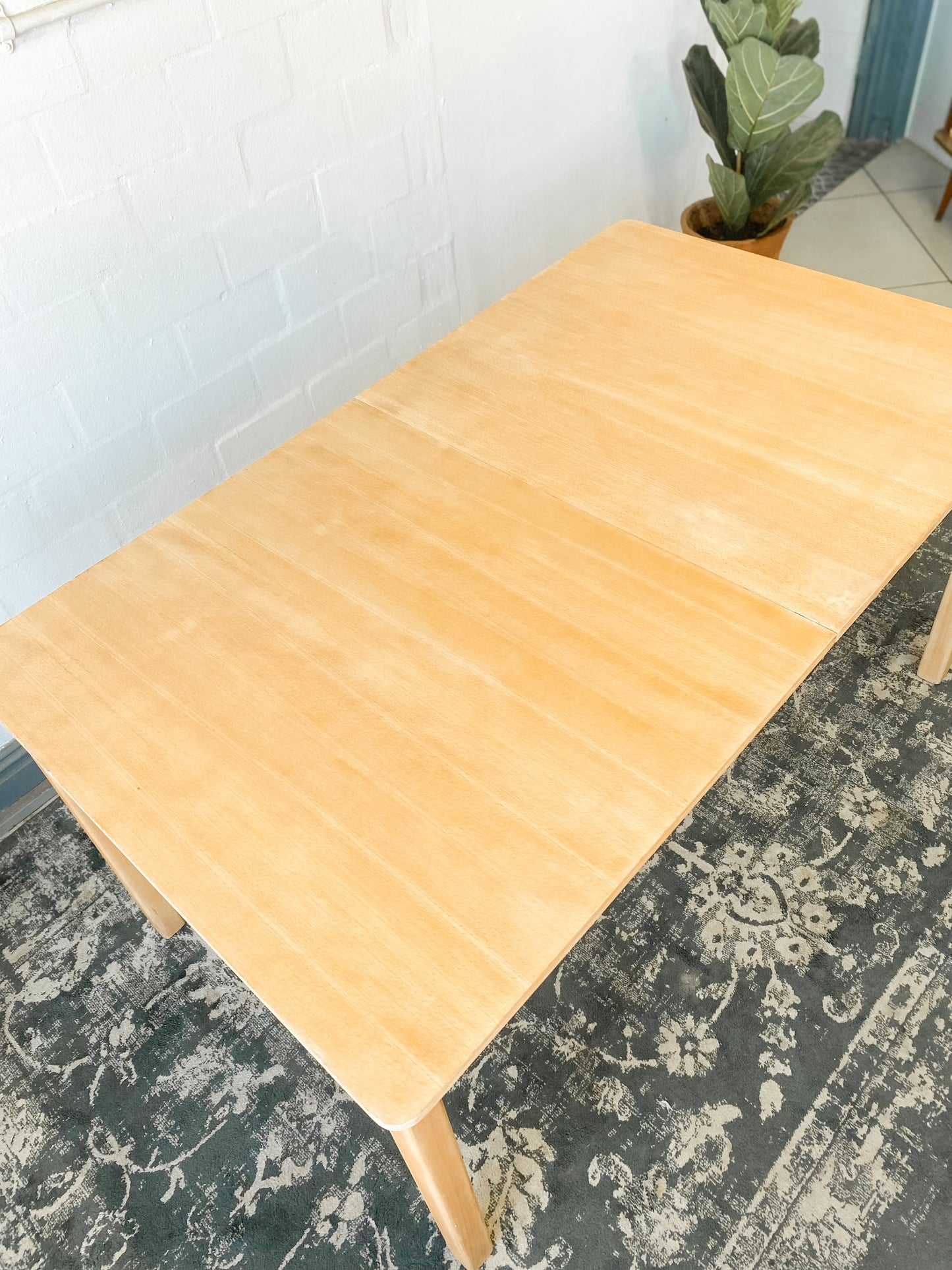 Extendable Dining Table