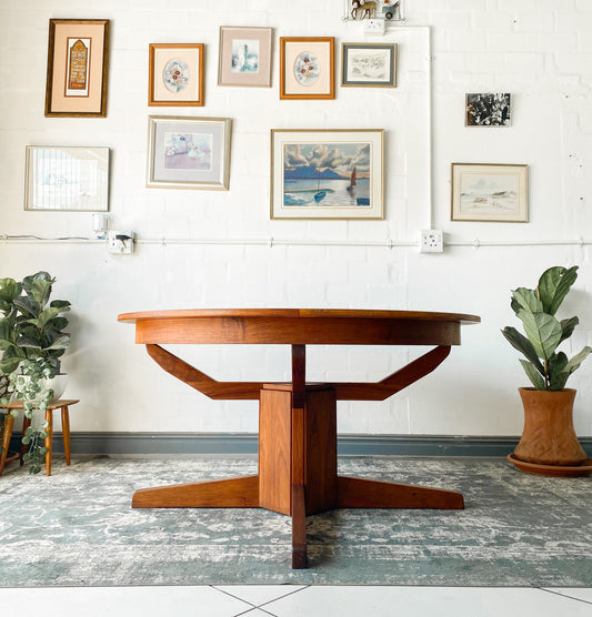 Mid Century Extendable Dining Table