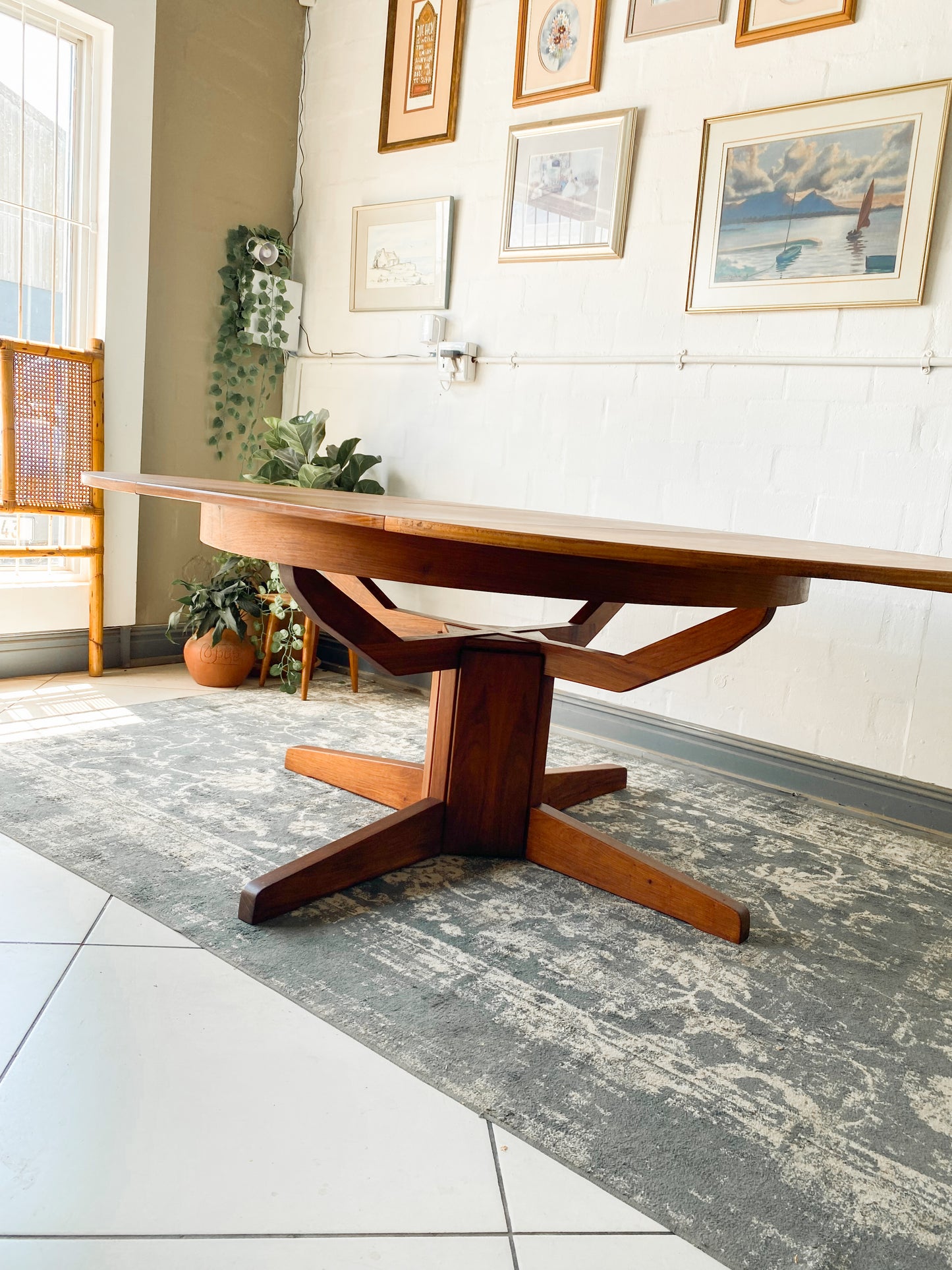 Mid Century Extendable Dining Table