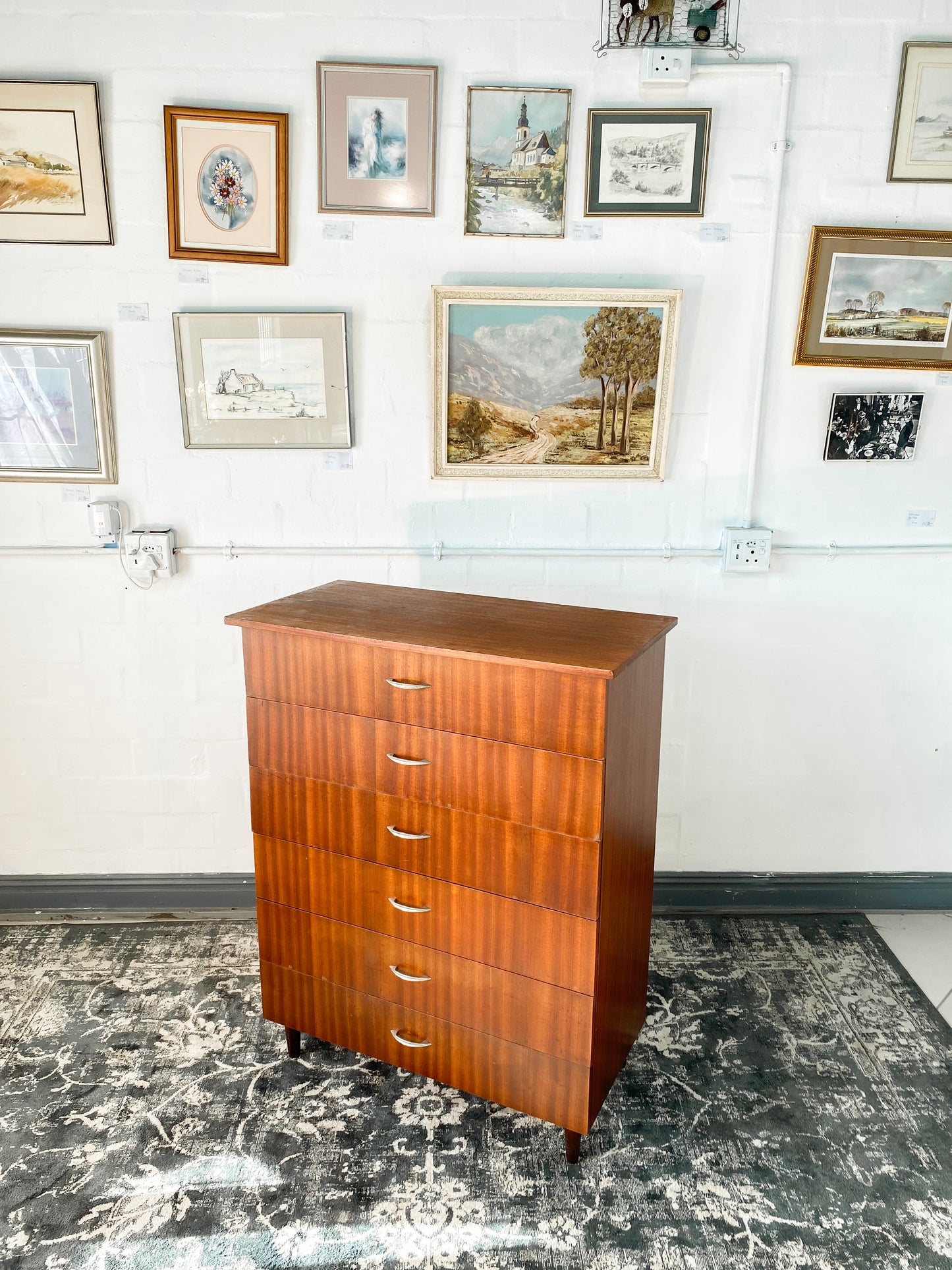 Mid Century Chest of Drawers