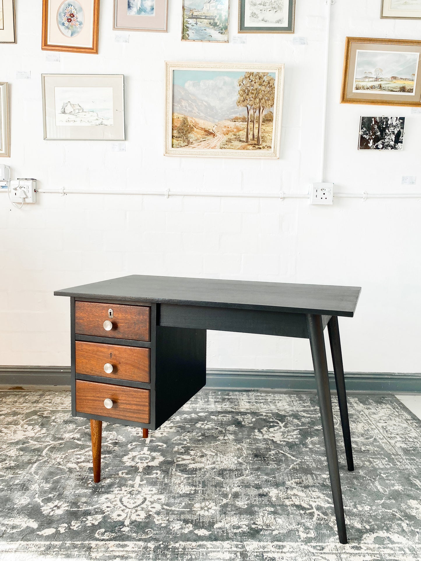 Retro Desk with 3 Drawers and Tapered Legs