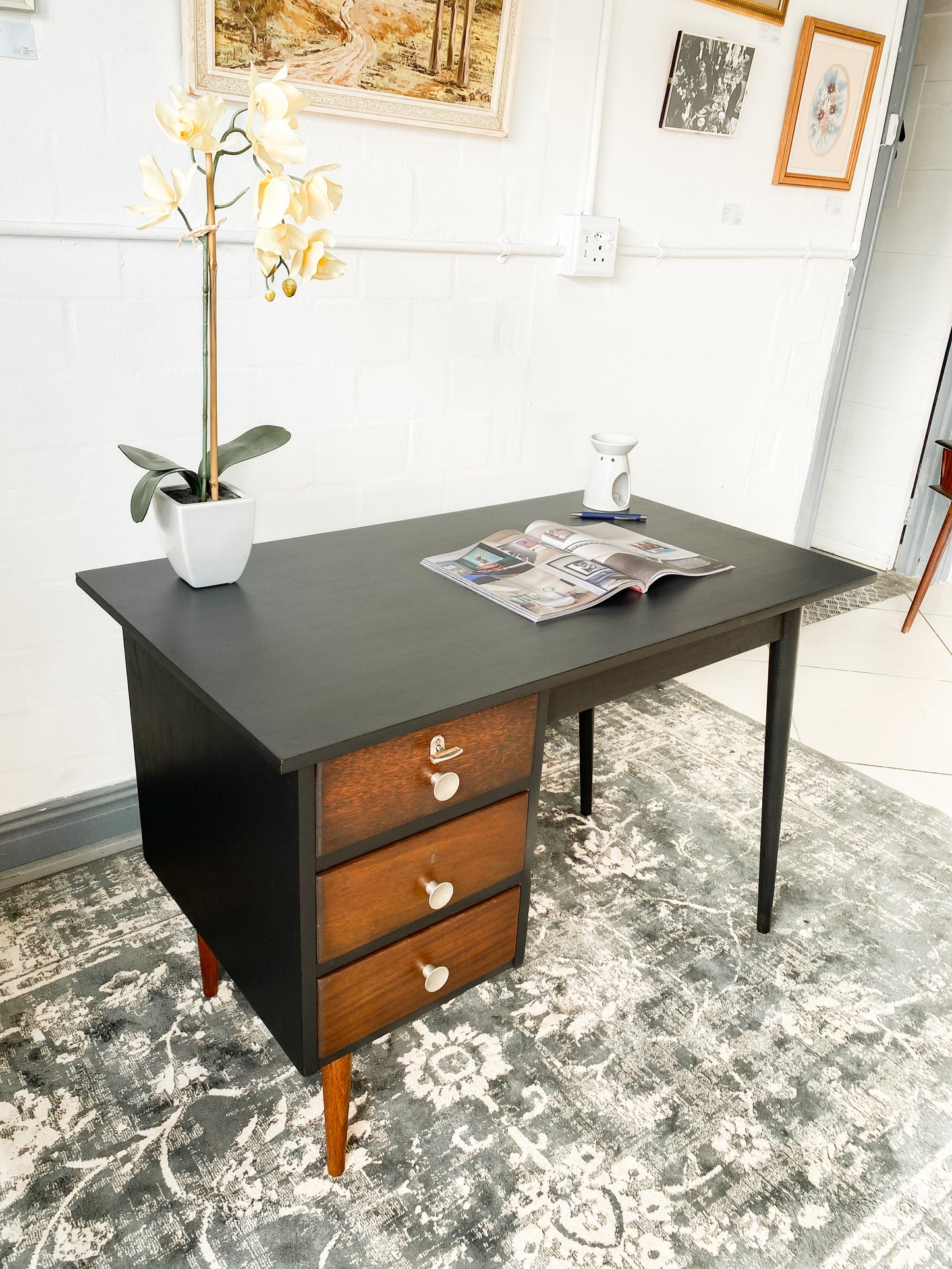 Retro Desk with 3 Drawers and Tapered Legs
