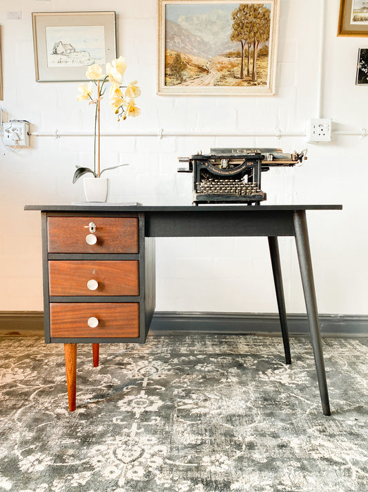 Retro Desk with 3 Drawers and Tapered Legs