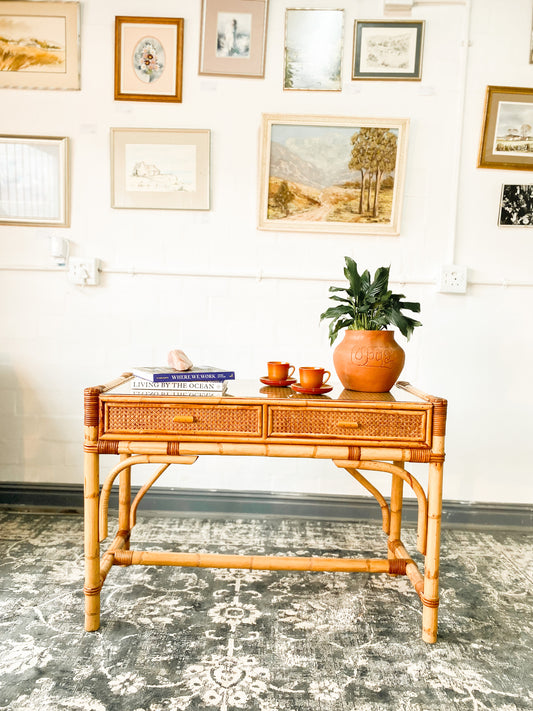 Cane Dresser