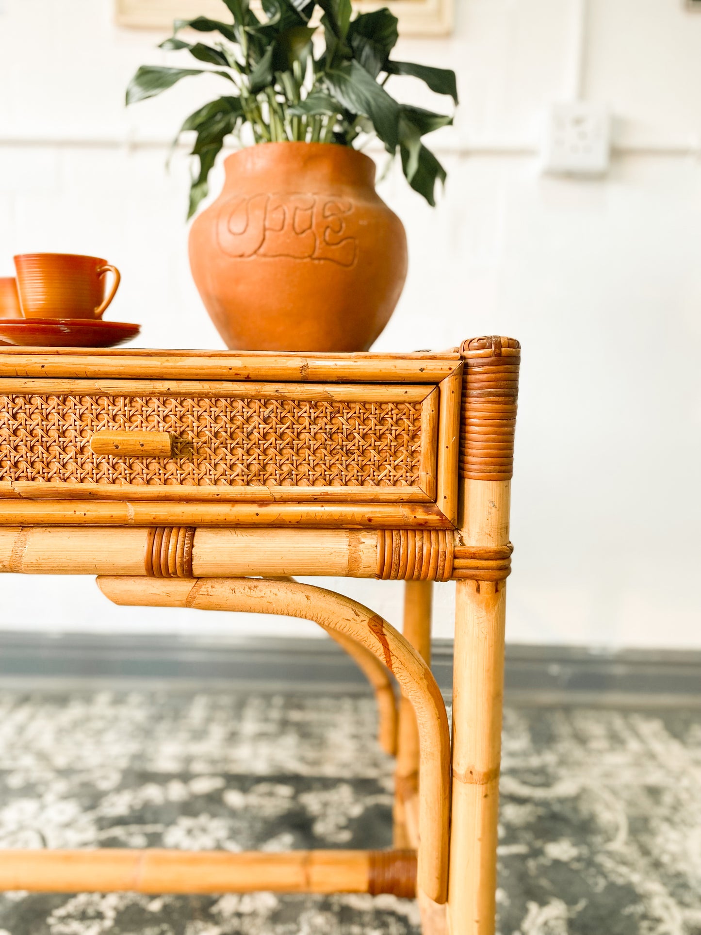 Cane Dresser