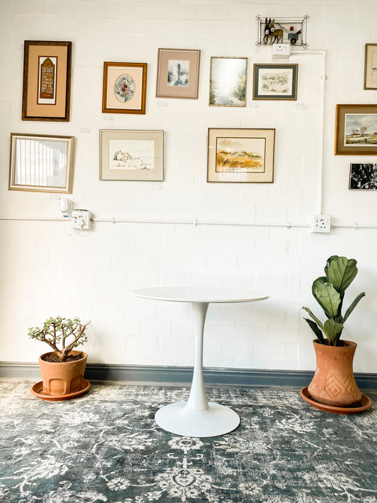 Tulip Style Dining Table