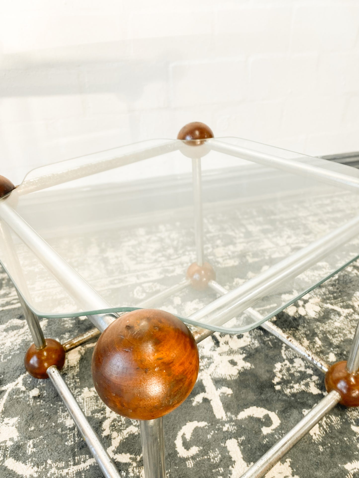 Atom Side Table