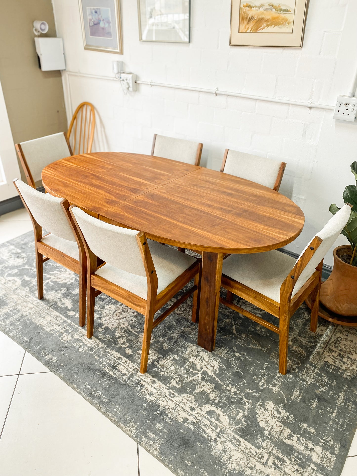 Mid Century Extendable Dining Table and 6 Dining Chair Set